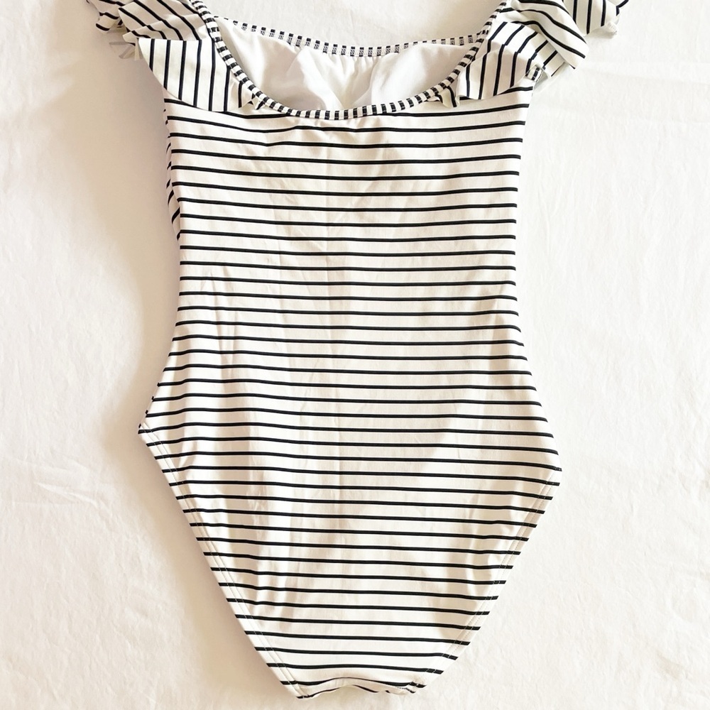 Vince Camino black and white‎ striped off-shoulder one piece swimsuit - Picture 6 of 12